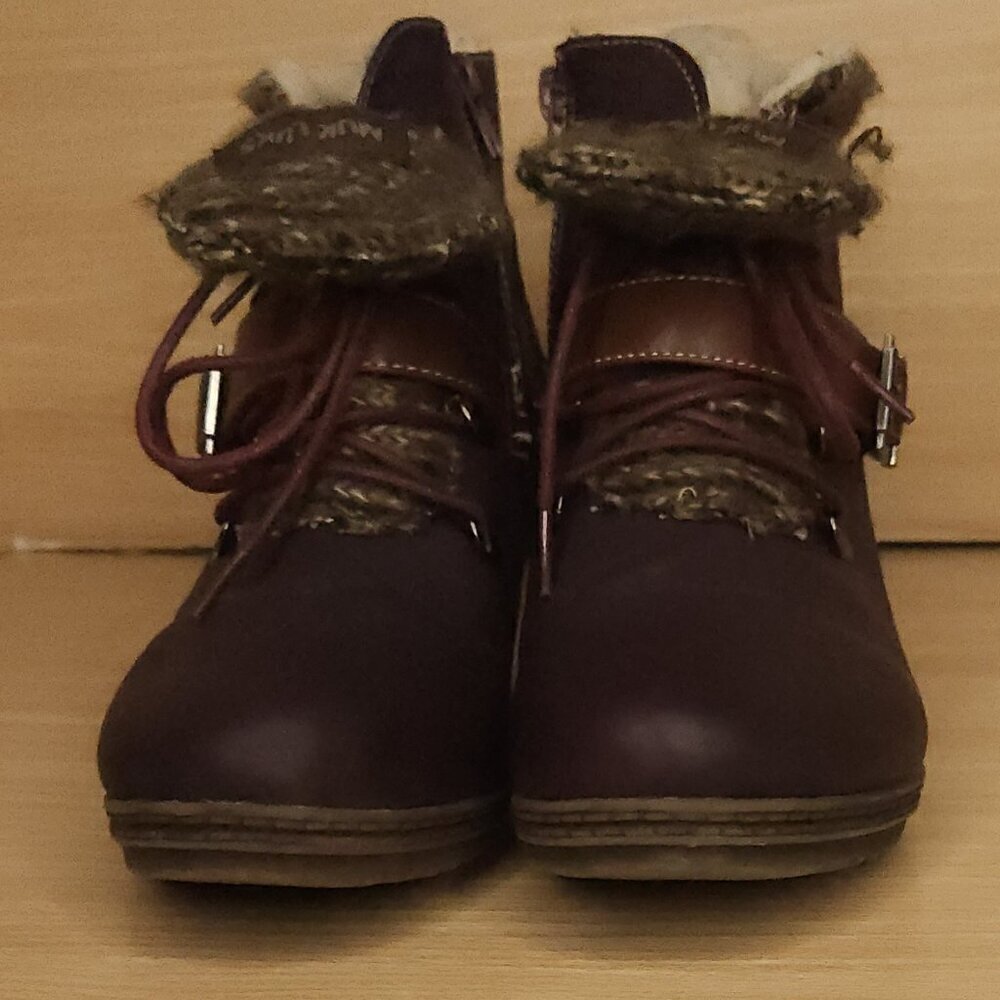 Muk Luks Burgandy Maroon Heeled Ankle Boots With Sherpa Detail 7